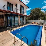 Luxury Meri With Pool And Jakuzi In Villa Kaş
