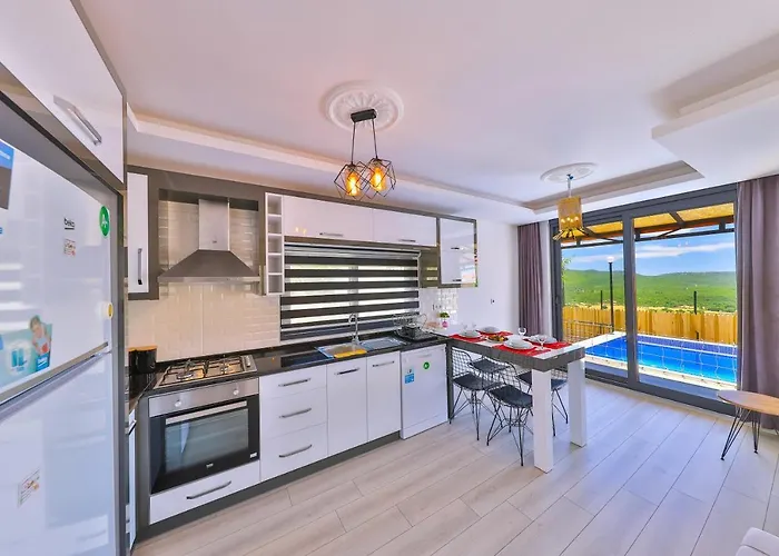 Villa Luxury Meri With Pool And Jakuzi In *