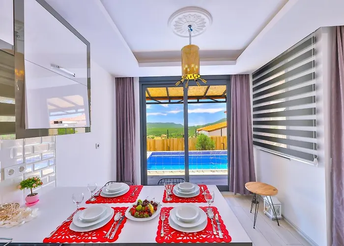 Luxury Meri With Pool And Jakuzi In *