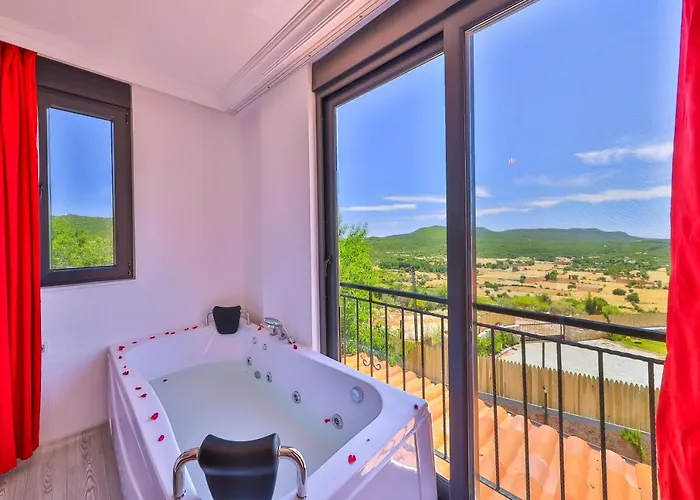 Villa Luxury Meri With Pool And Jakuzi In Kas