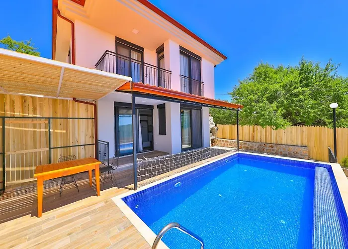 Villa Luxury Meri With Pool And Jakuzi In *